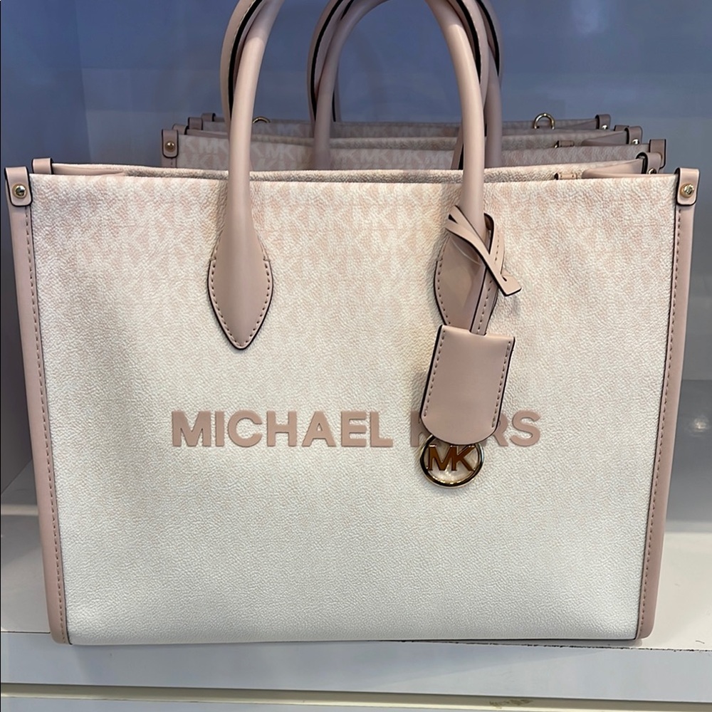 MICHAEL KORS Mirella Medium EW Ombré Logo Tote Bag
POWDER BLUSH
NWT - Picture 2 of 12